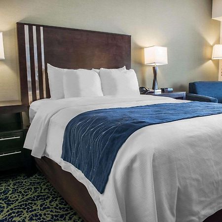 Comfort Inn & Suites Butler Bagian luar foto