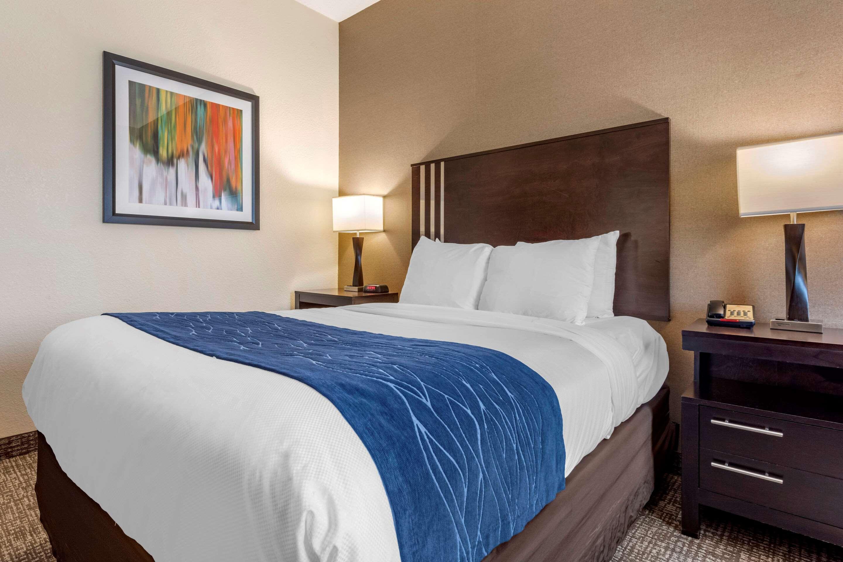 Comfort Inn & Suites Butler Bagian luar foto