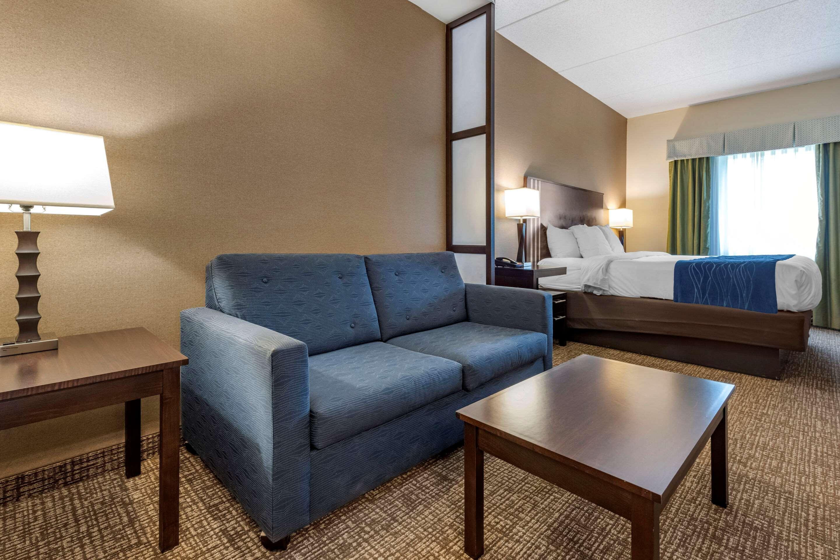 Comfort Inn & Suites Butler Bagian luar foto