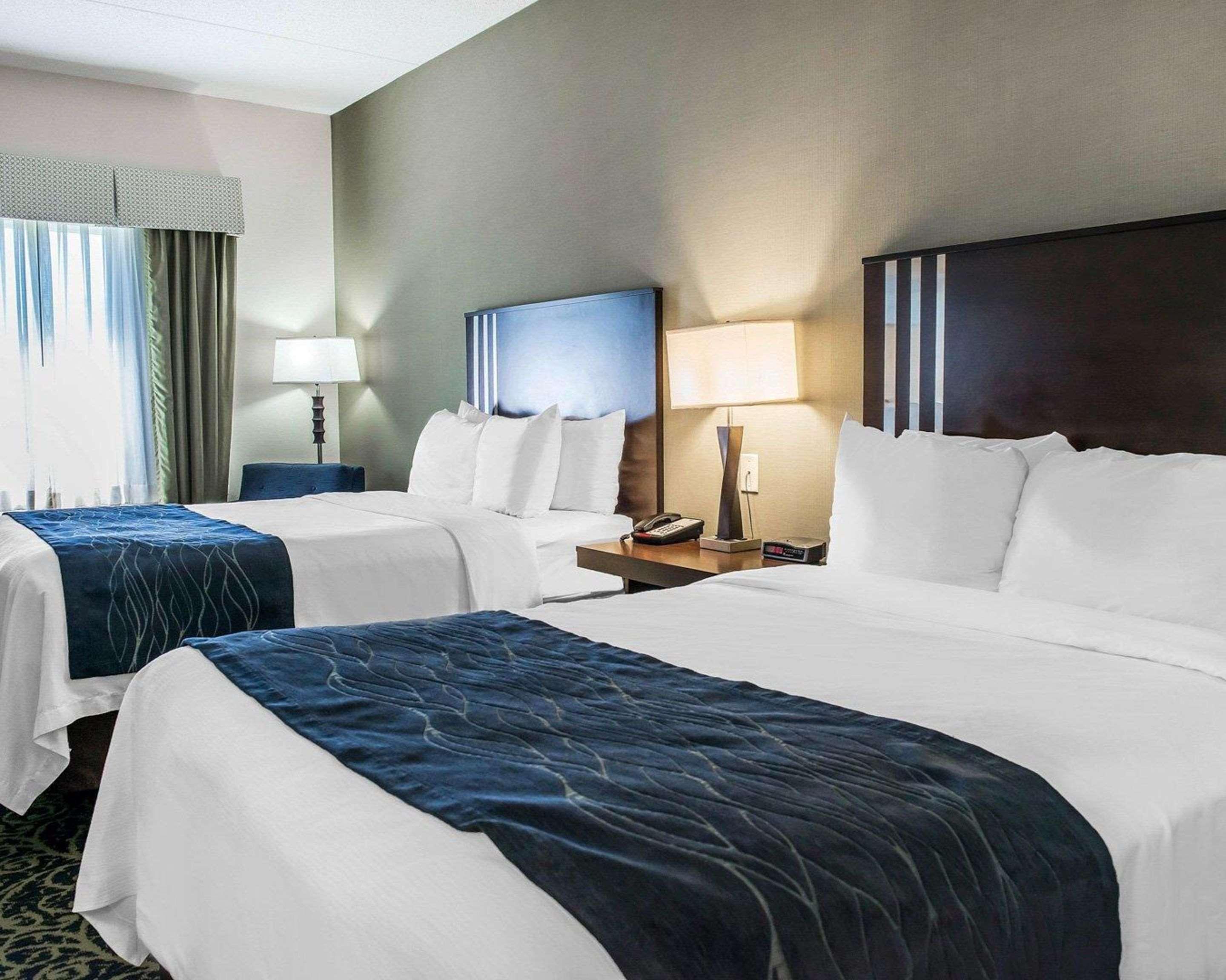 Comfort Inn & Suites Butler Bagian luar foto