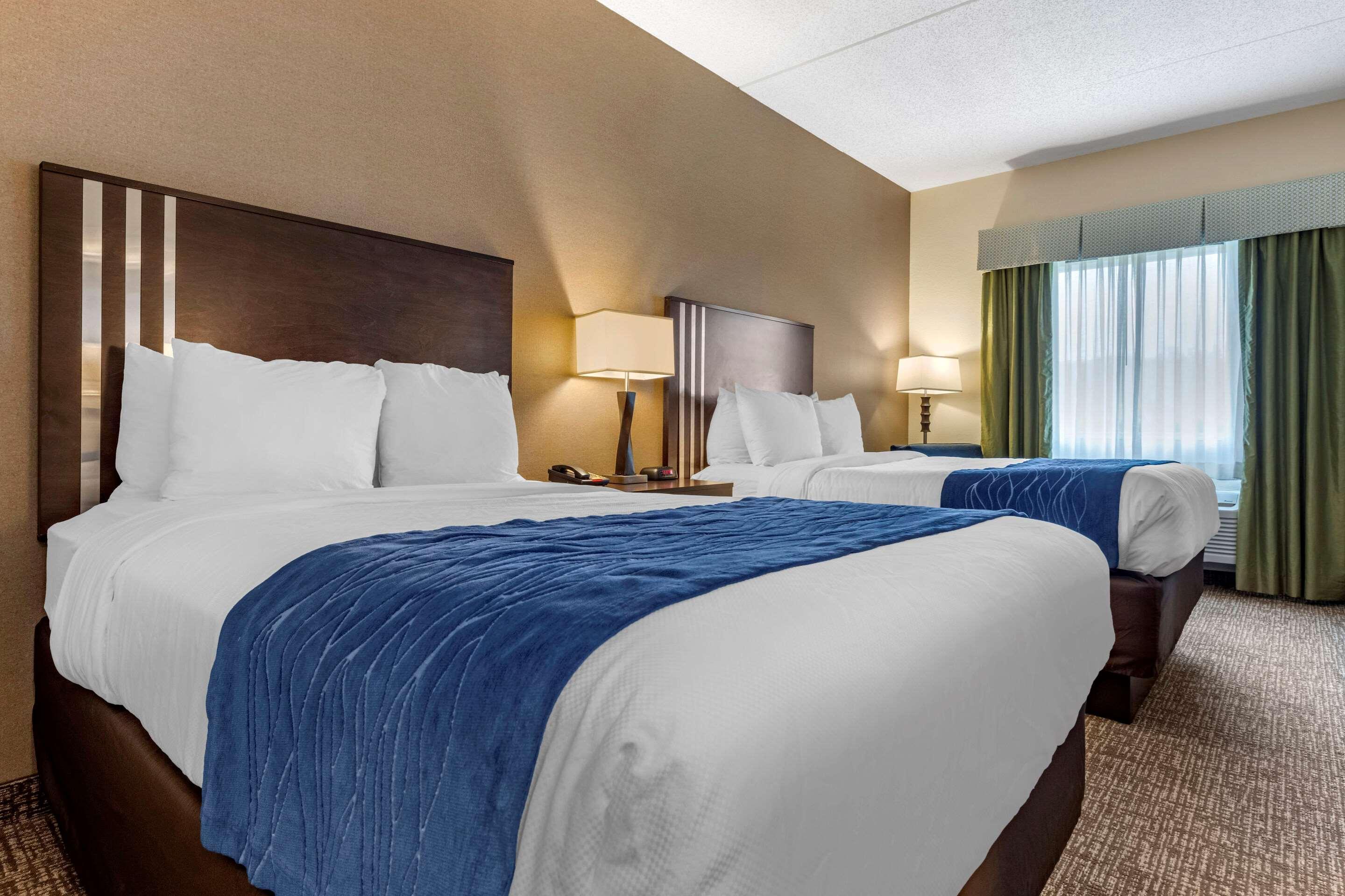 Comfort Inn & Suites Butler Bagian luar foto