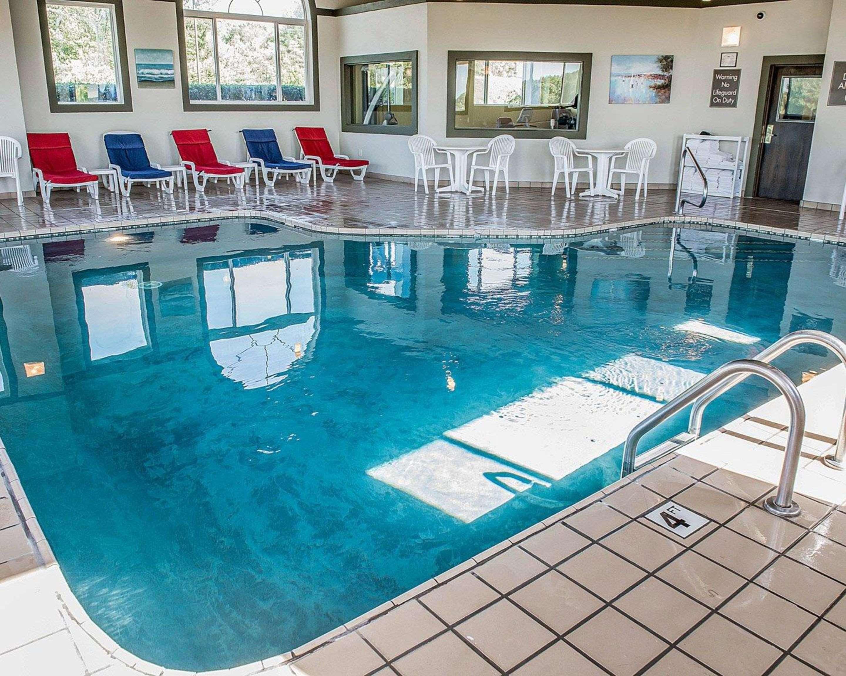 Comfort Inn & Suites Butler Bagian luar foto