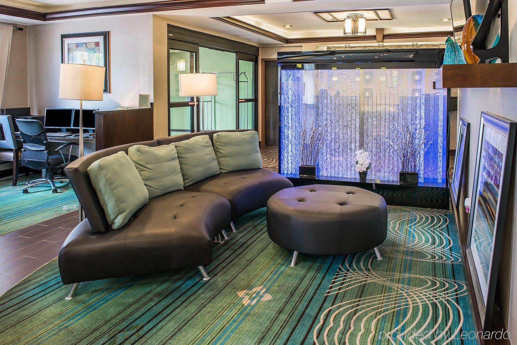 Comfort Inn & Suites Butler Bagian luar foto