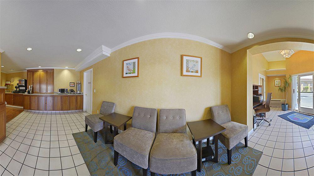Comfort Inn & Suites Butler Bagian luar foto